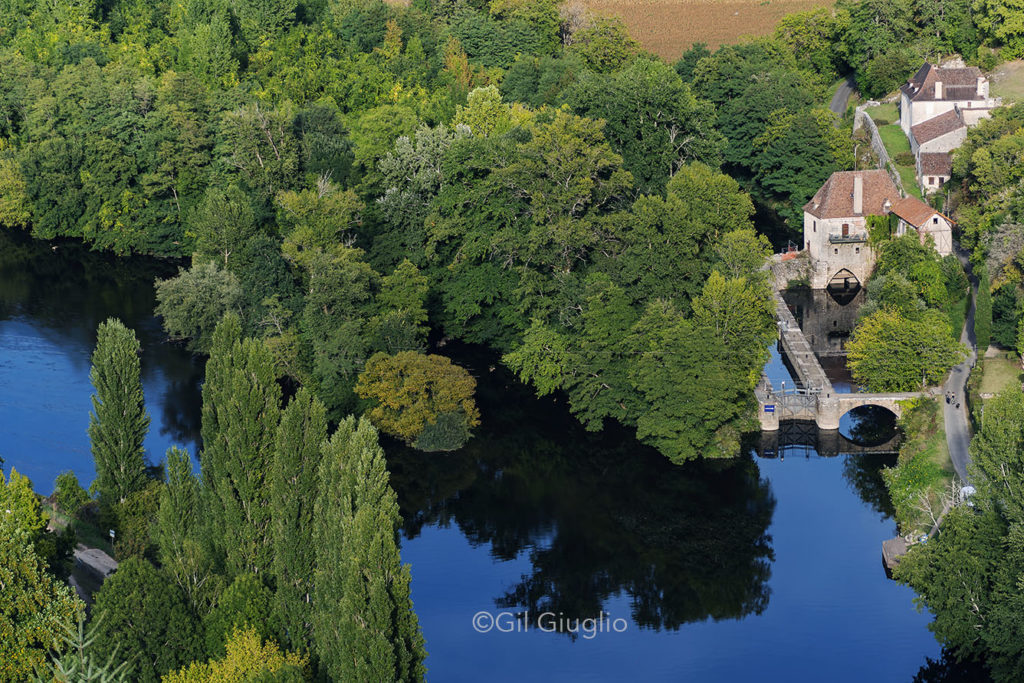 Vue du fleuve Lot depuis rocher de Saint-Cirq la Popie