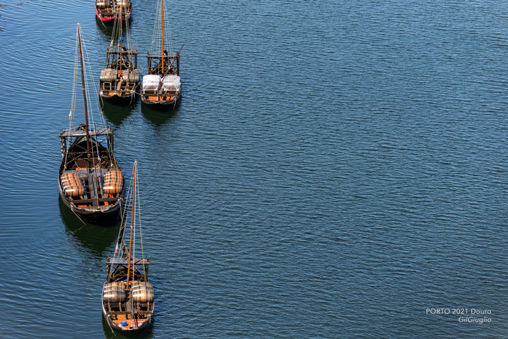 bateaux rabelos sur l'eau