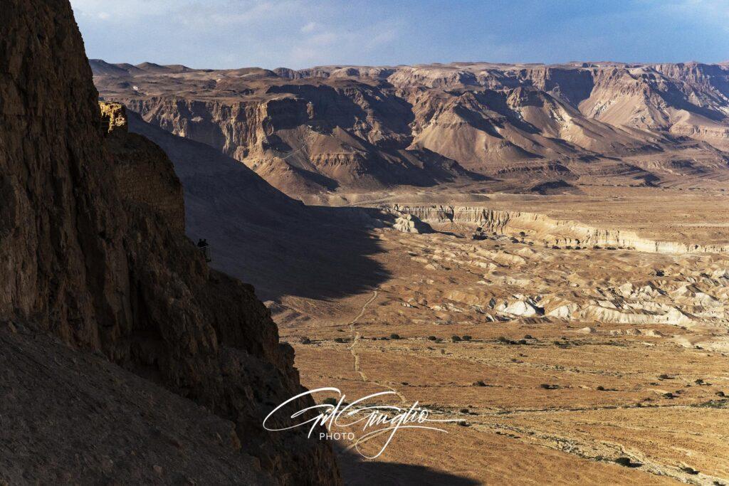 Vue panoramique de montagnes et désert