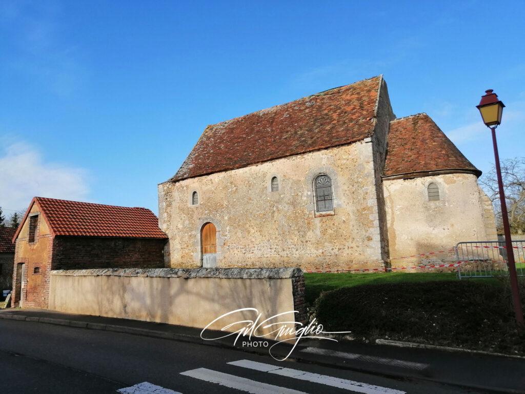 Chapelle et lampadaire